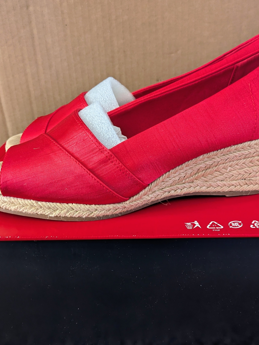 Easy Street
Women's Jasper Super Flex Espadrille Sandals